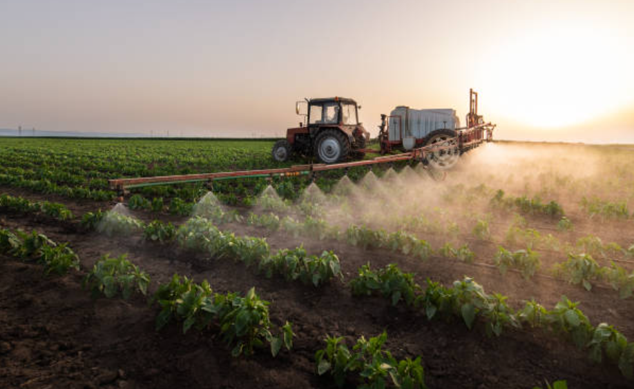Nitrates et pesticides dans l'eau : quels risques pour les enfants ?